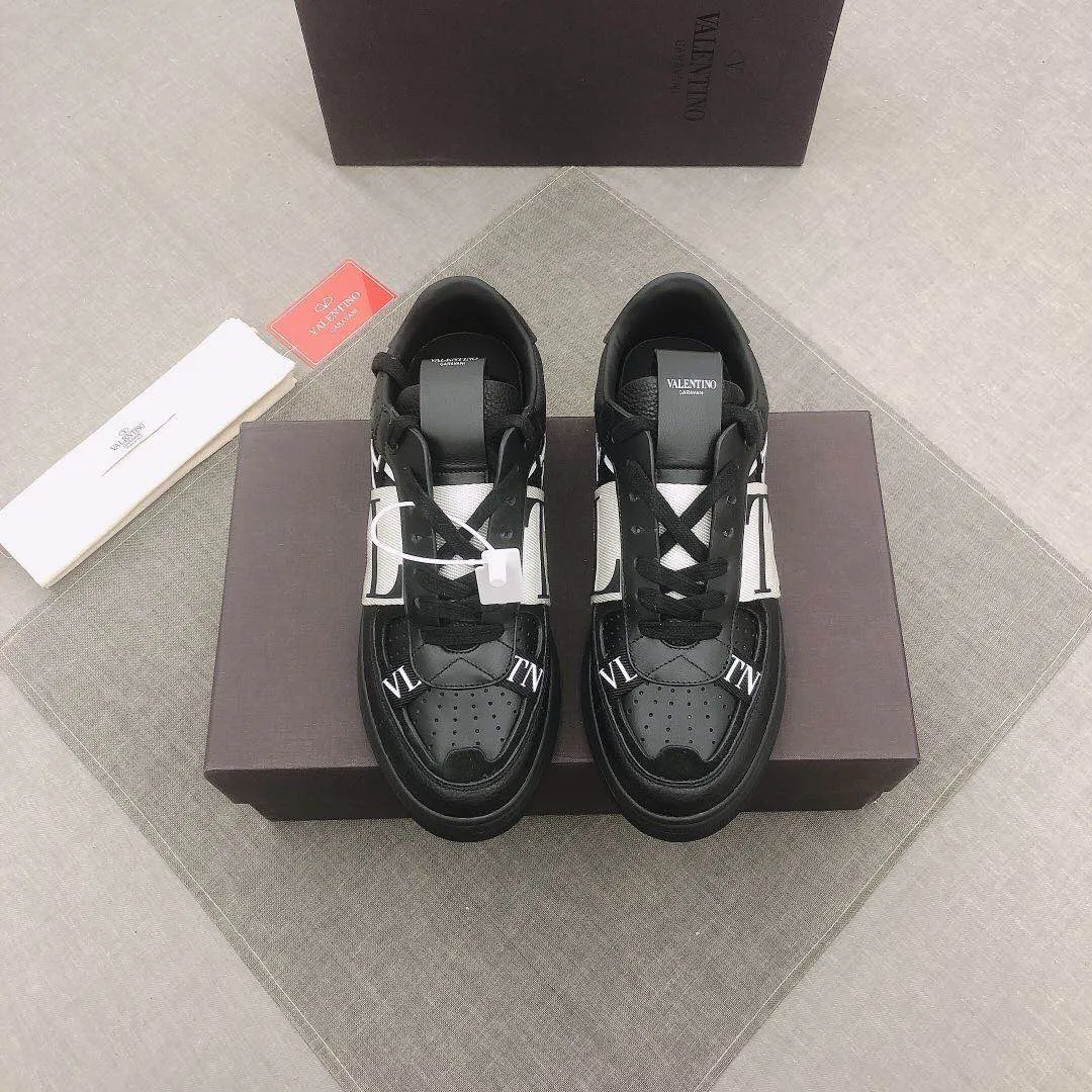 P440▫️V L7N spring and summer 🆕calf leather strap sneakers, no man should be able to refuse this style, classic color, so handsome! Purchase a high-precision replica of the original version to instantly sell off the market currency! 6 VLTN logo rubber effect straps - Valentino Garavani Logo printed on the back and tongue, all materials are customized to ensure quality! Size: 38/45 No. 018